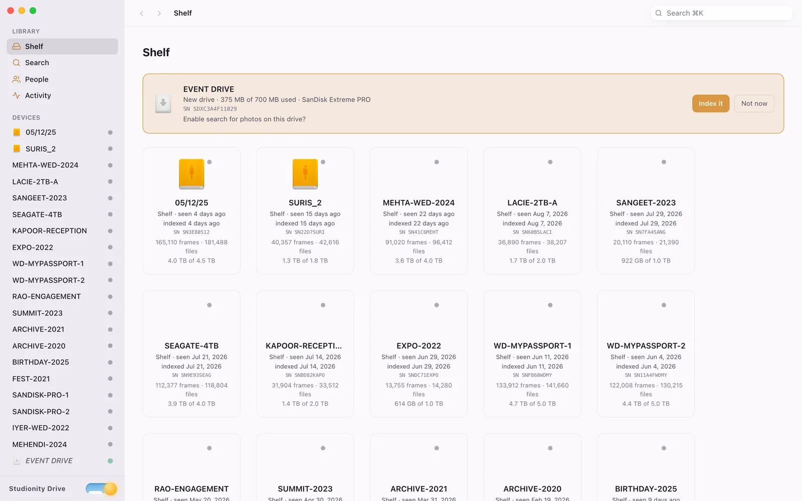 Studionity Drive shelf: twenty indexed hard drives listed with their sizes, only one of them connected